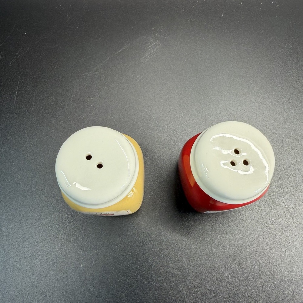Cracker Barrel Strawberry Jam & Apple Jelly Salt Pepper Shakers Kitchen Country - Picture 3 of 6